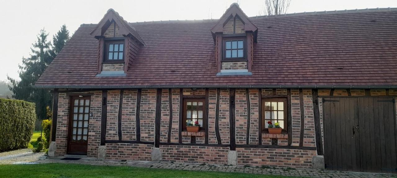 Le Petit Gite De La Varenne Saint-Hellier Exterior foto